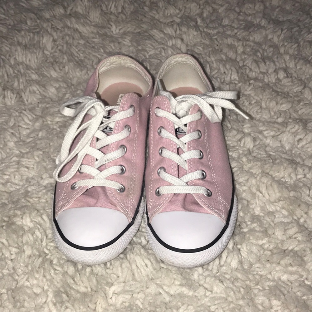 Women’s Converse size 7.5
